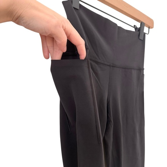 NWT Athleta Transcend Stash Tight Pockets in Black Size Small Petite (SP) - Picture 8 of 16